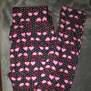 LuLaRoe Valentine’s Day Leggings ❤️ size OS NWT